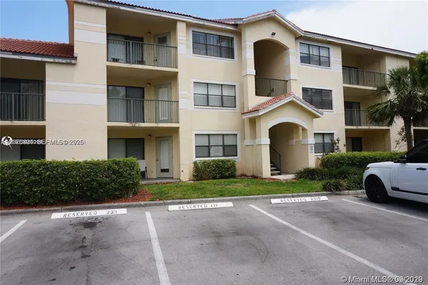 $1,850 | 630 South Park Road, Unit 273, Hollywood, FL 33021