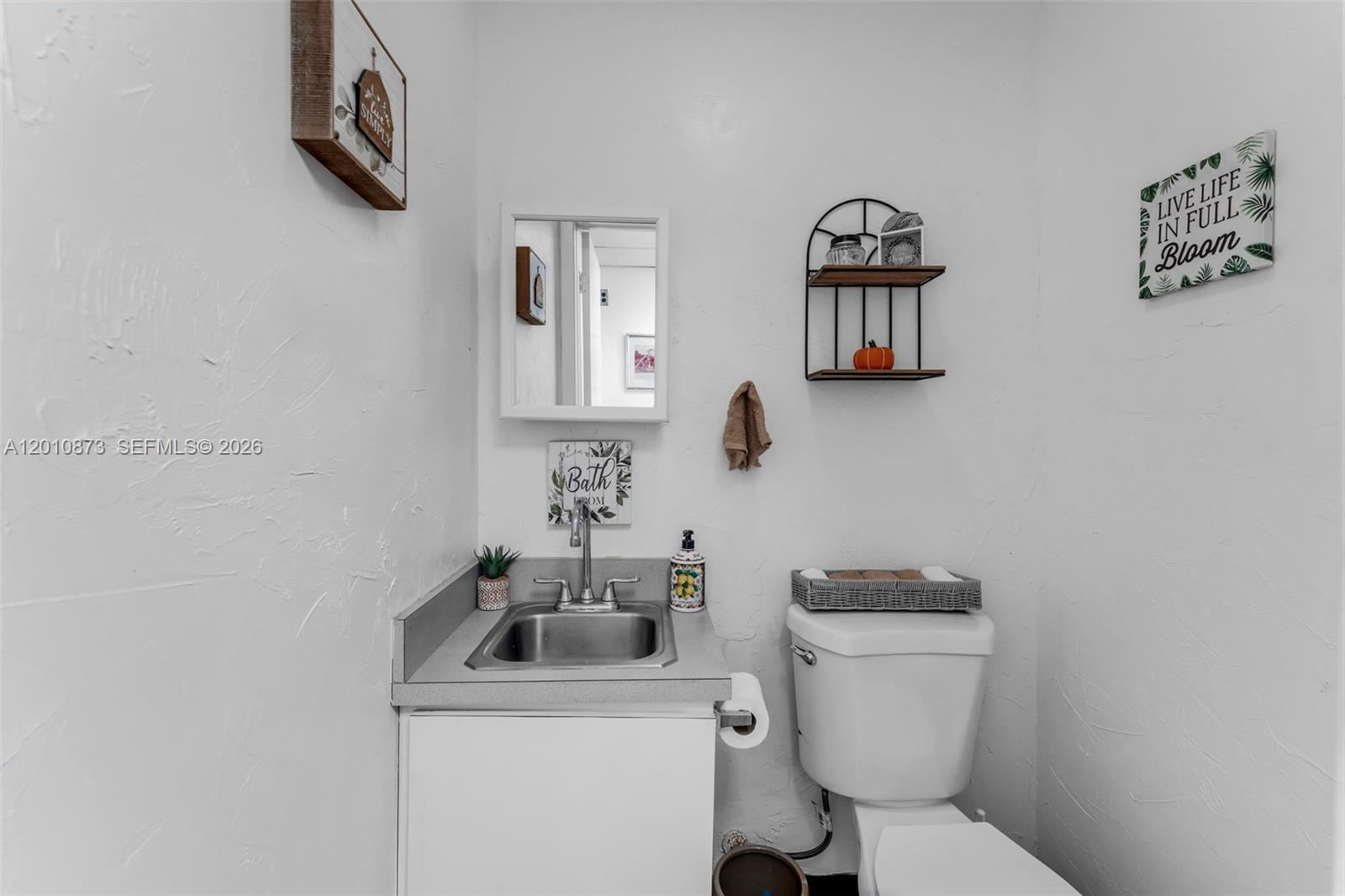 18895 Southwest 212th Street Miami, FL 33187 - Photo 28 of 32 1/2 BATH IN OUTBUILDING #1