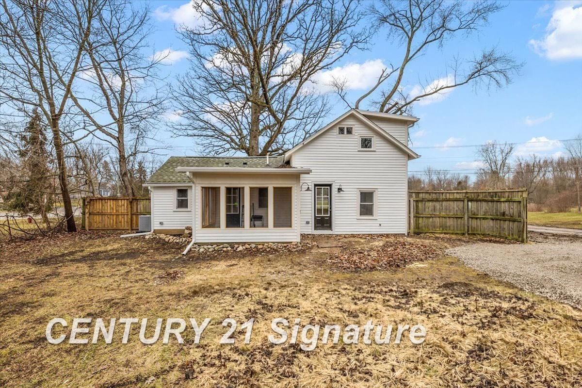 5825 Sibley Road Chelsea, MI 48118 - Photo 28 of 38 50200001-fc7866a3-9376-41b4-848f-a6008543b08a.JPG