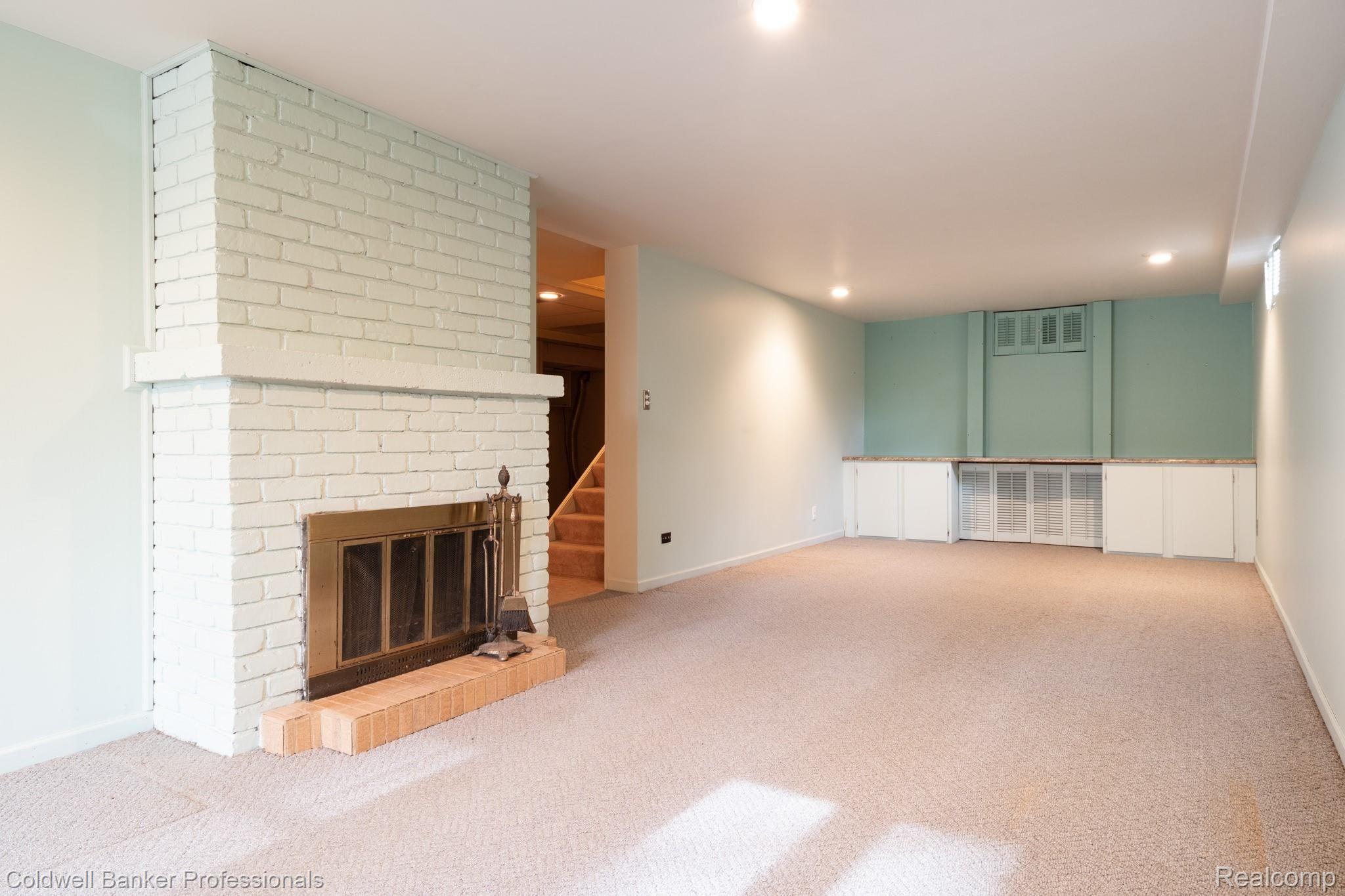 1277 Dutton Road Rochester, MI 48306 - Photo 25 of 37 Lower level family room