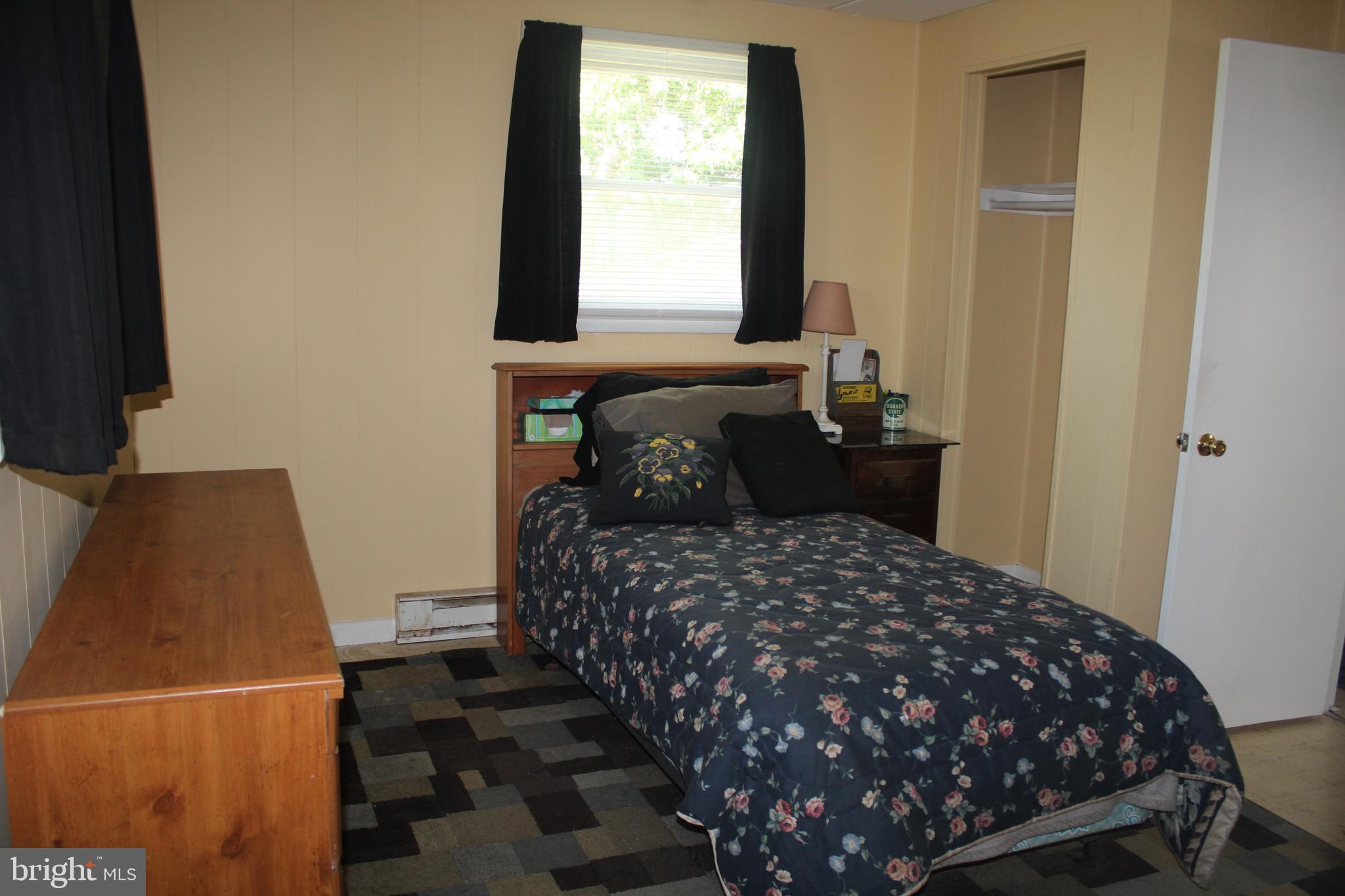 12439 West Torquay Road Ocean City, MD 21842 - Photo 14 of 24 Rear bedroom