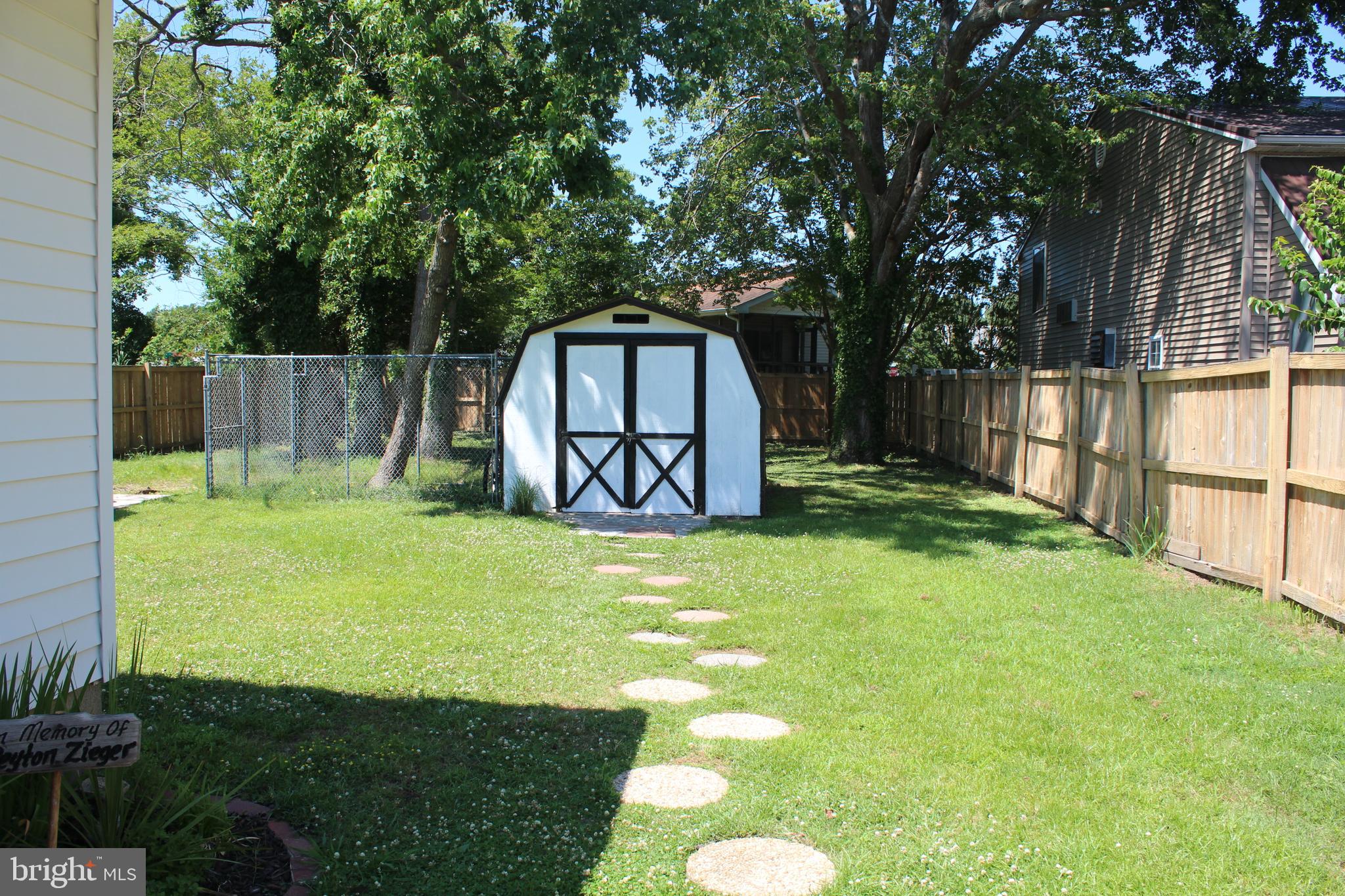 Storage shed