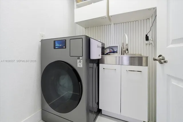 $889,000 | 3522 West 86th Terrace, Hialeah, FL 33018