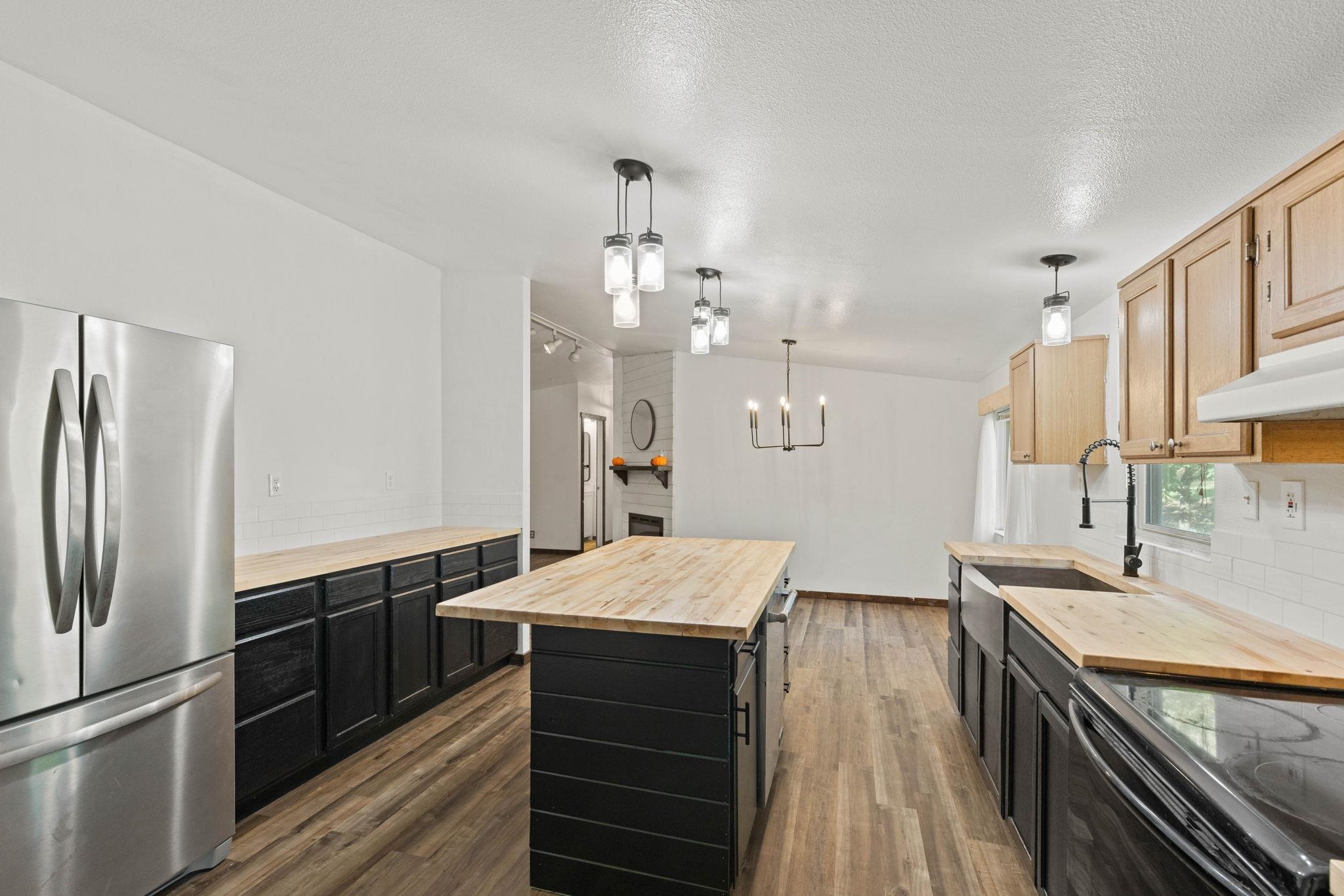 42204 North Darknell Road Elk, WA 99009 - Photo 10 of 41