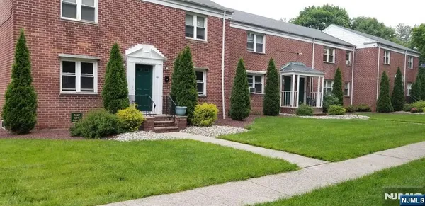 $2,100 | 138-140 Lincoln Street, Unit A10, Montclair, NJ 07042