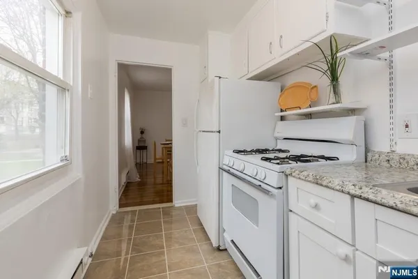 $2,100 | 138-140 Lincoln Street, Unit A10, Montclair, NJ 07042