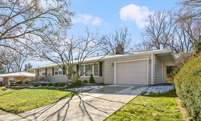 $234,000 | 201 Ellis Avenue, Normal, IL 61761