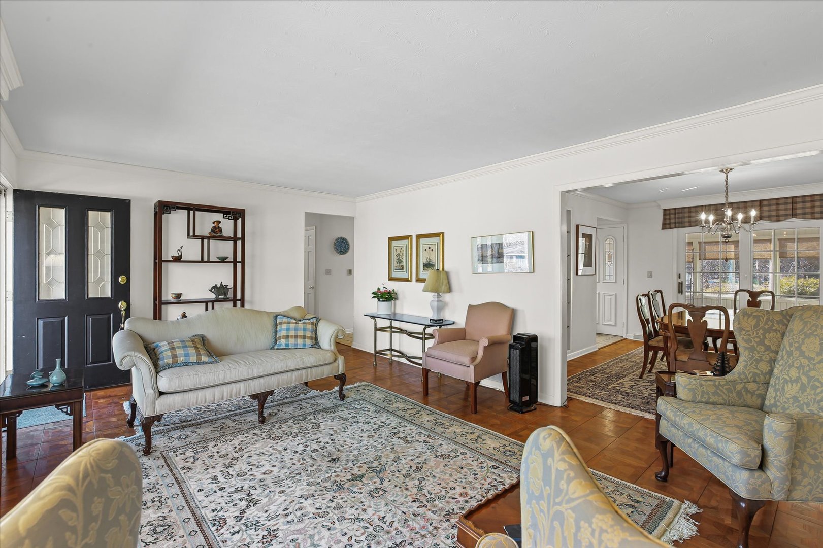201 Ellis Avenue Normal, IL 61761 - Photo 5 of 28 a living room with furniture and wooden floor