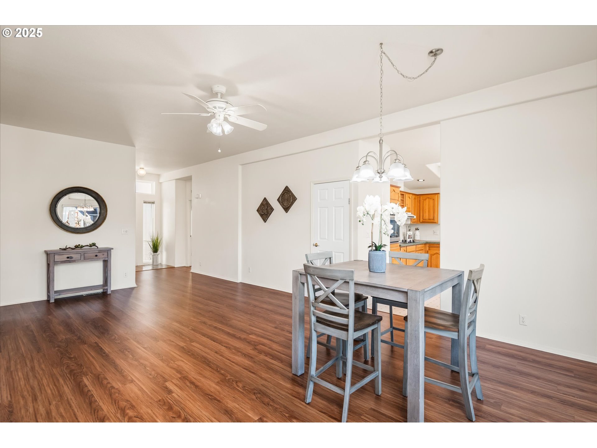 4055 Royal Avenue, Unit 8 Eugene, OR 97402 - Photo 11 of 33 Dining Room