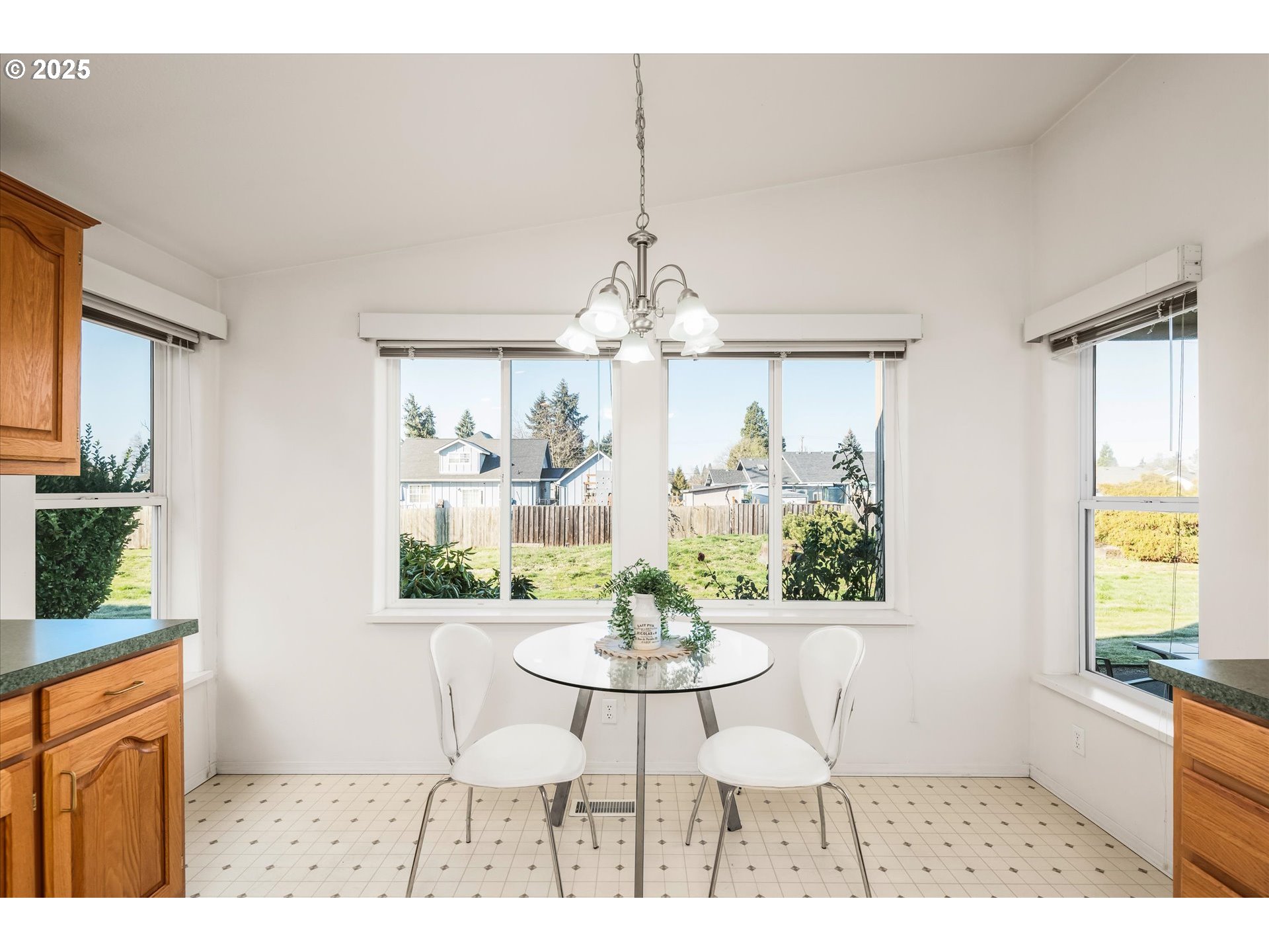 4055 Royal Avenue, Unit 8 Eugene, OR 97402 - Photo 19 of 33 Kitchen