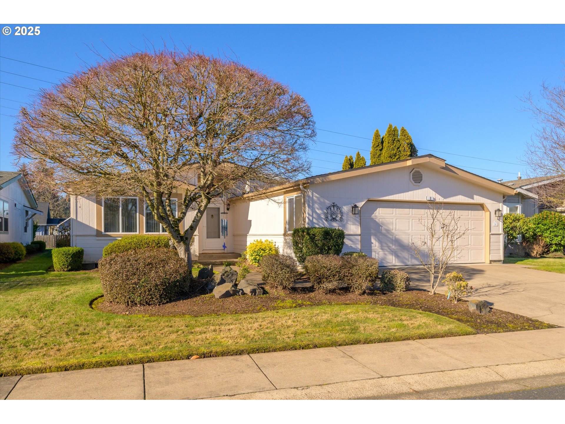 4055 Royal Avenue, Unit 8 Eugene, OR 97402 - Photo 2 of 33
