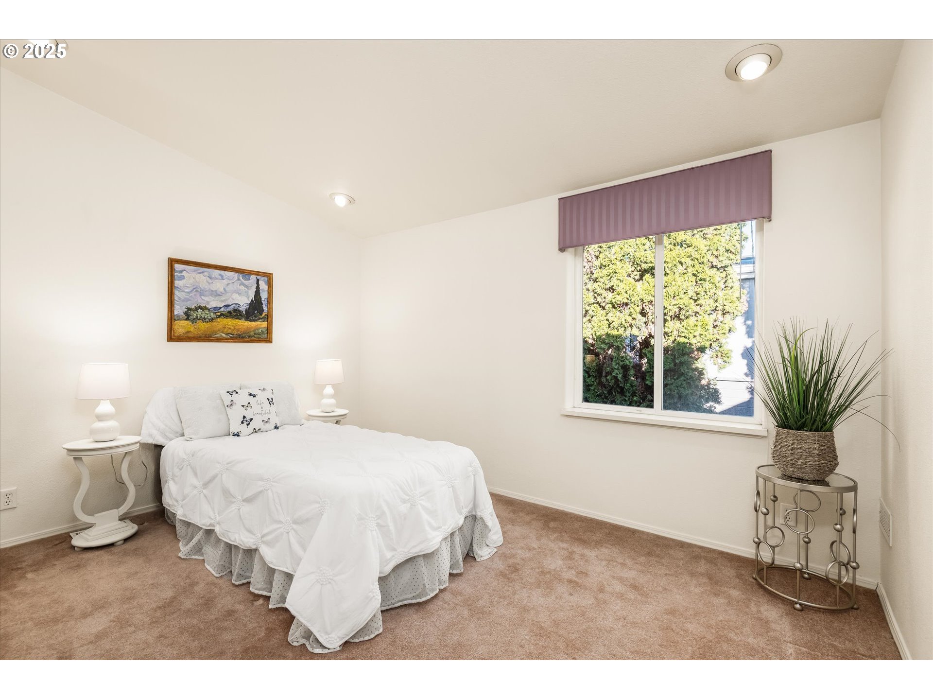 4055 Royal Avenue, Unit 8 Eugene, OR 97402 - Photo 26 of 33 Bedroom