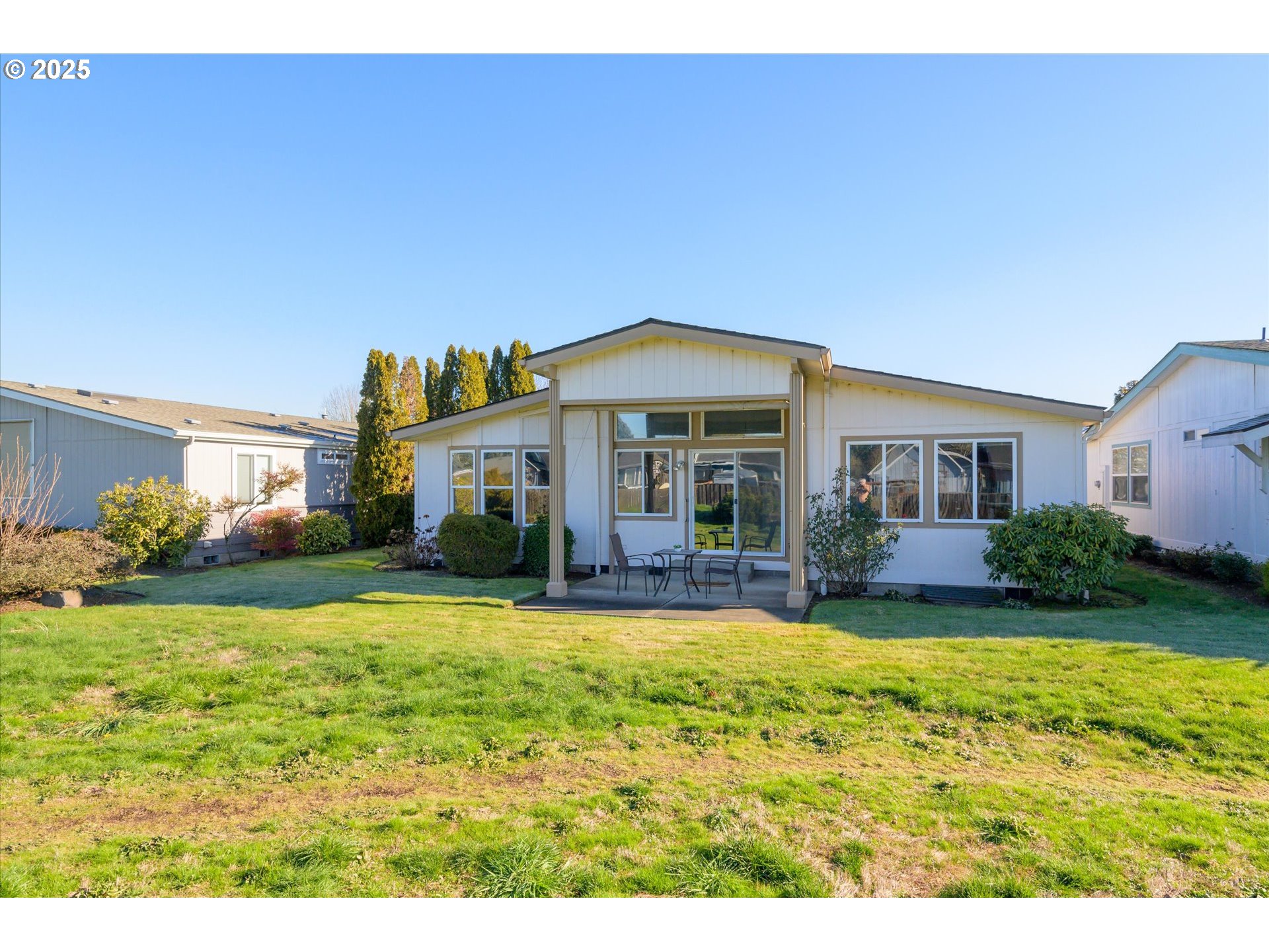 4055 Royal Avenue, Unit 8 Eugene, OR 97402 - Photo 30 of 33 Yard