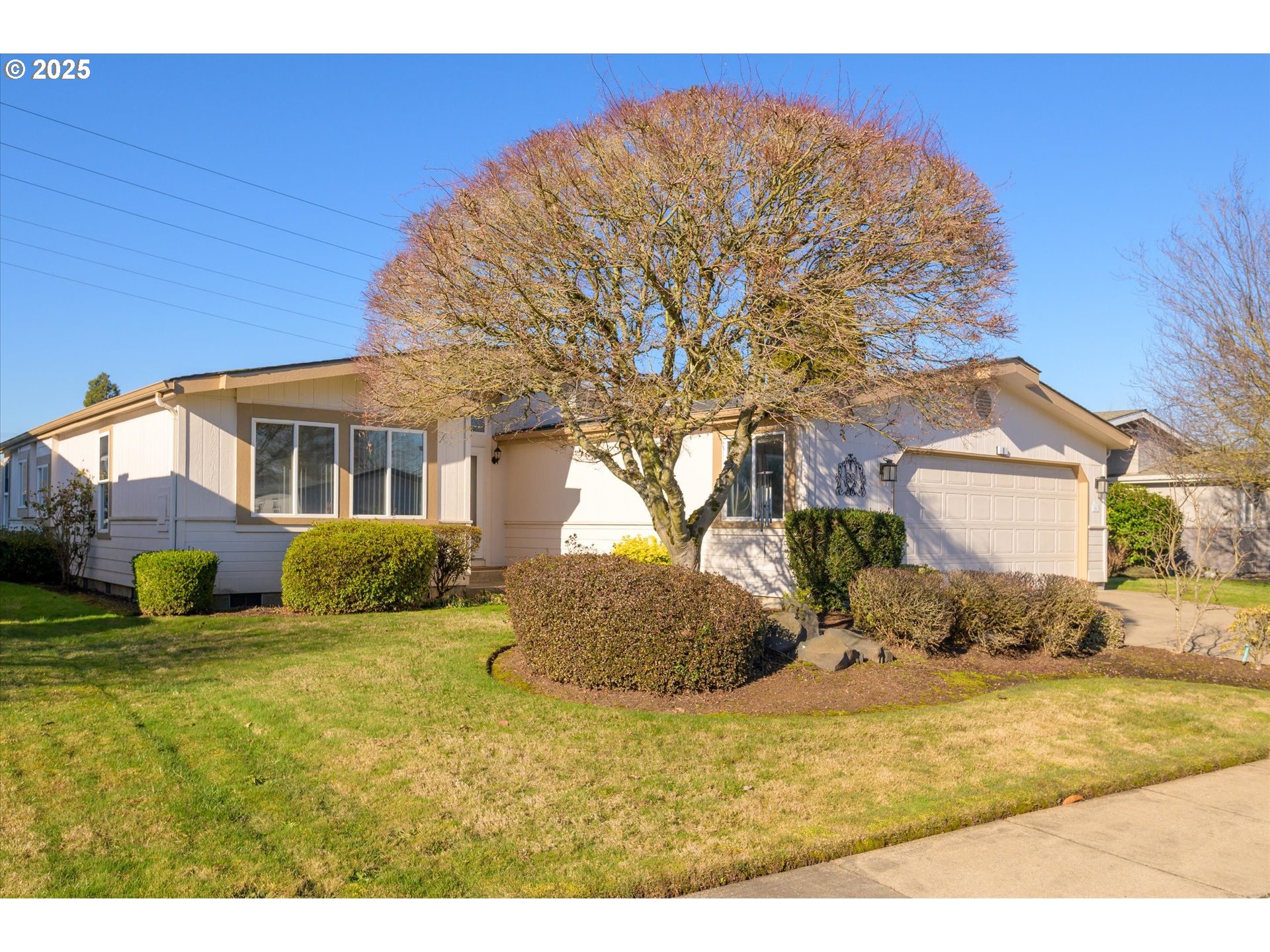 4055 Royal Avenue, Unit 8 Eugene, OR 97402 - Photo 3 of 33