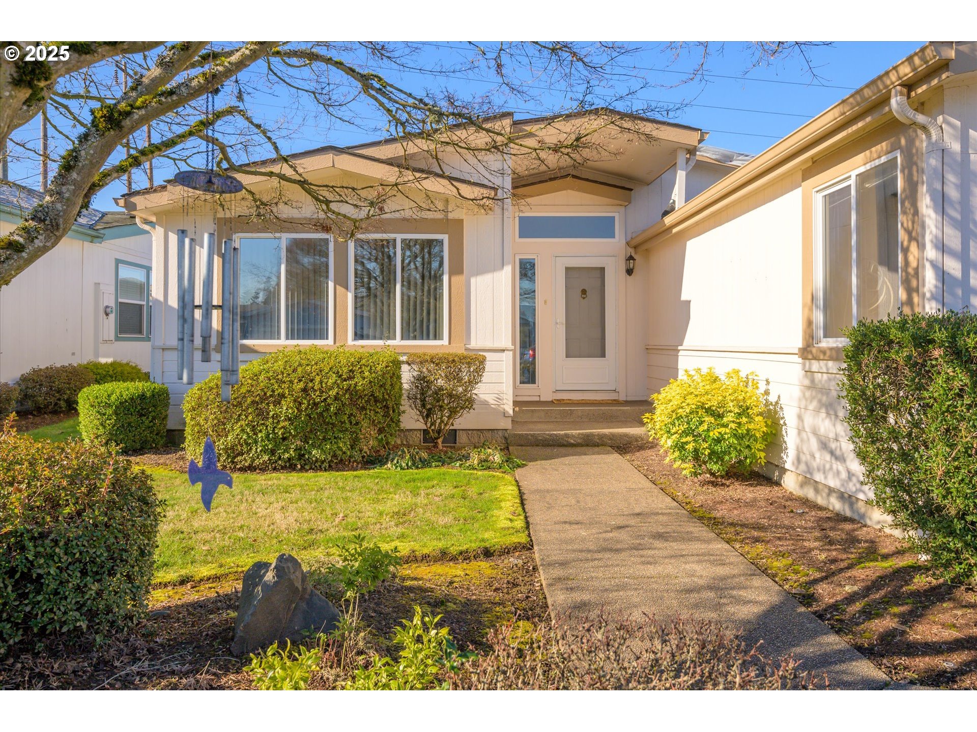 4055 Royal Avenue, Unit 8 Eugene, OR 97402 - Photo 4 of 33