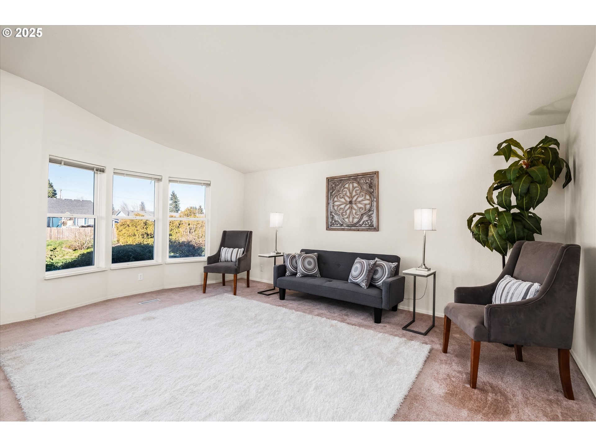 4055 Royal Avenue, Unit 8 Eugene, OR 97402 - Photo 6 of 33 Living Room
