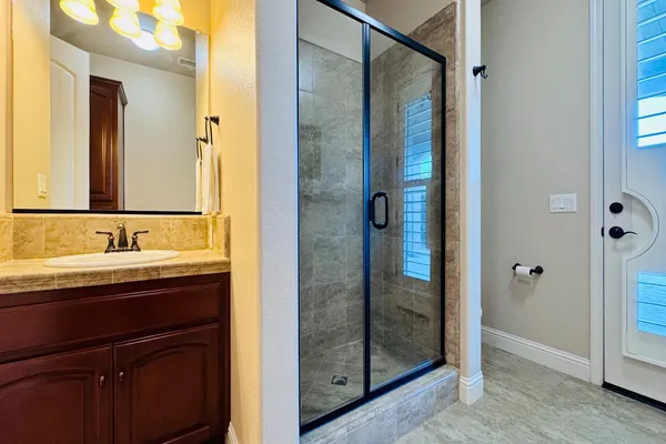 $1,025,000 | 2770 Muncie Avenue, Clovis, CA 93619