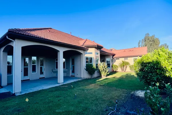 $1,025,000 | 2770 Muncie Avenue, Clovis, CA 93619