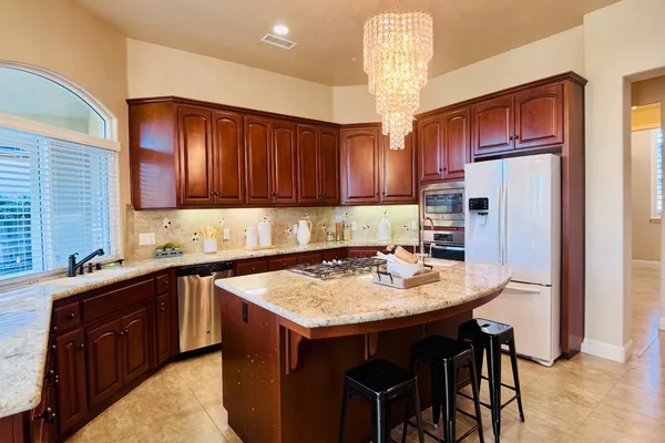 $1,025,000 | 2770 Muncie Avenue, Clovis, CA 93619