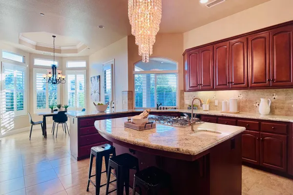 $1,025,000 | 2770 Muncie Avenue, Clovis, CA 93619