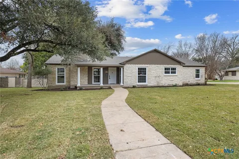 $430,000 | 615 West Royal Avenue, Temple, TX 76501