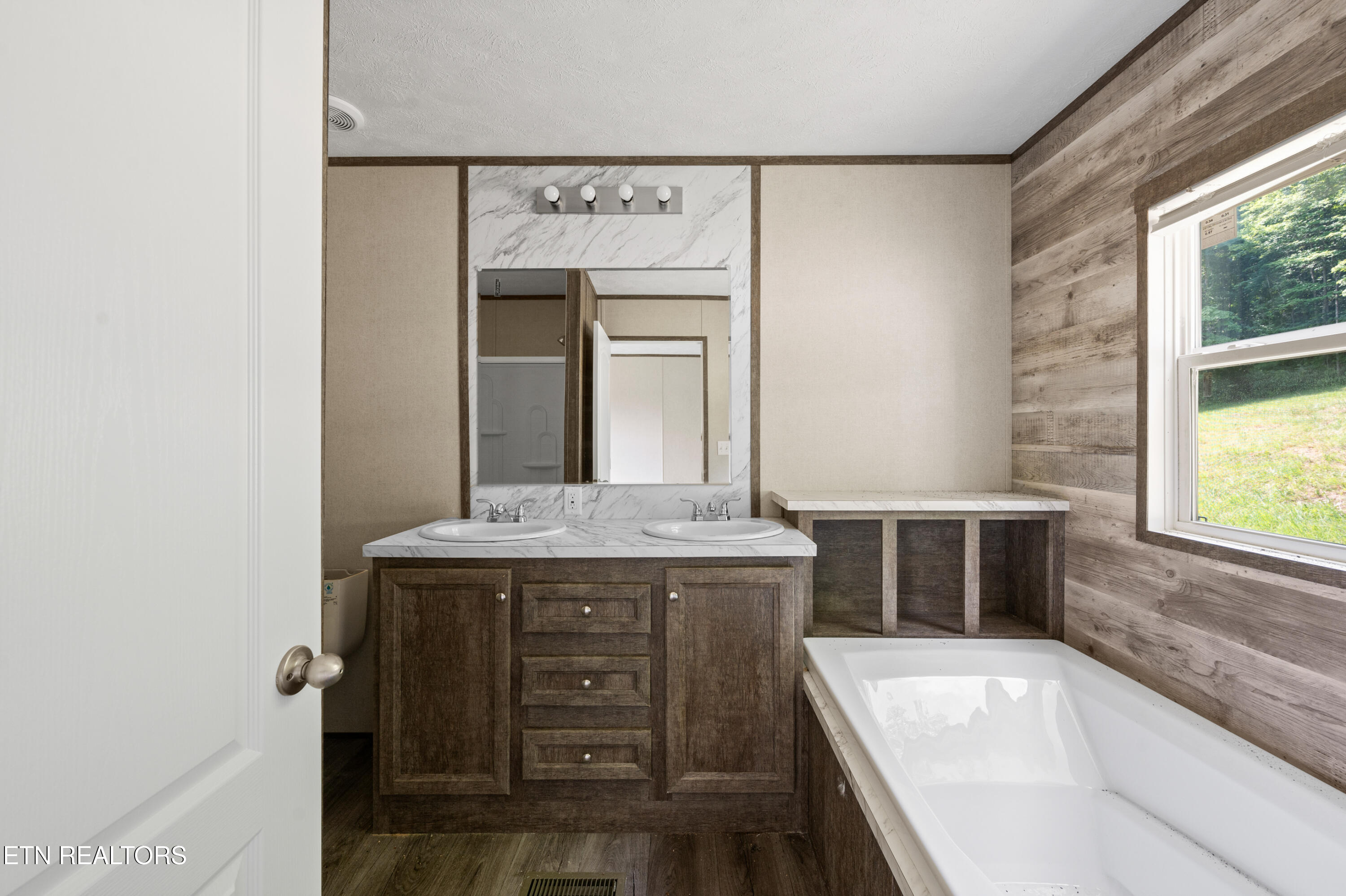 750 Bethlehem Road La Follette, TN 37766 - Photo 13 of 50 Primary bath