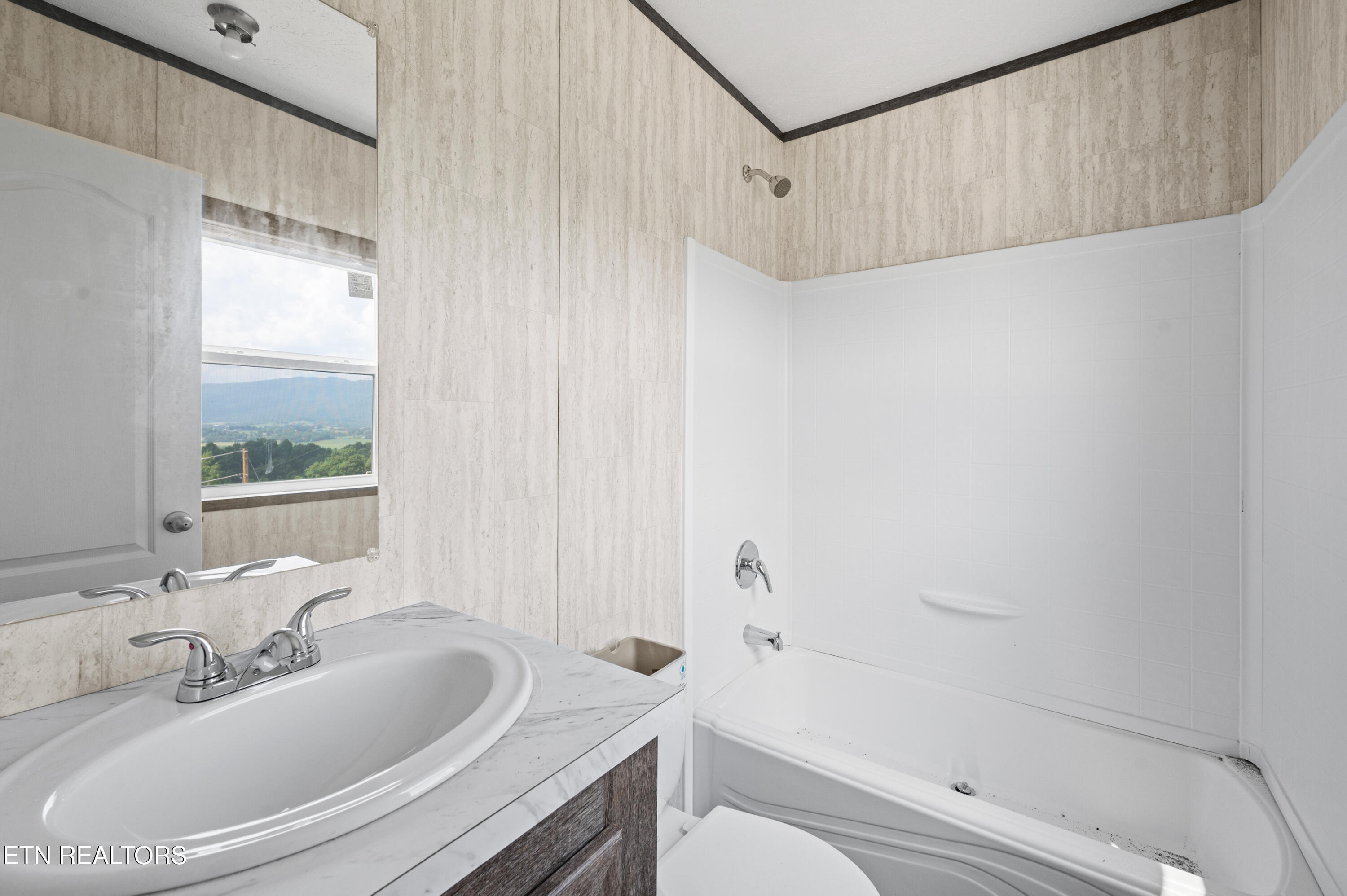 750 Bethlehem Road La Follette, TN 37766 - Photo 19 of 50 Hall full bath