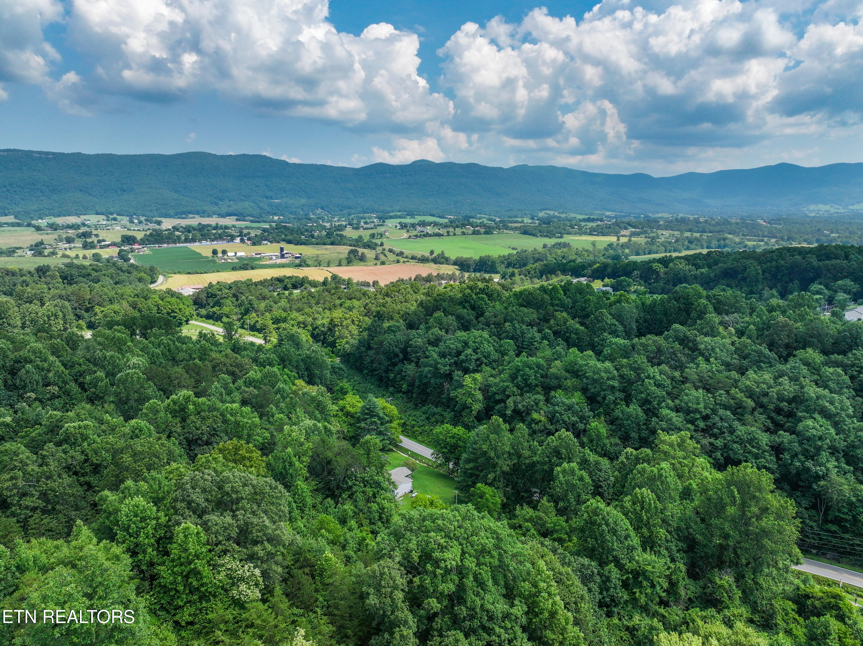 750 Bethlehem Road La Follette, TN 37766 - Photo 3 of 50 Views for days!