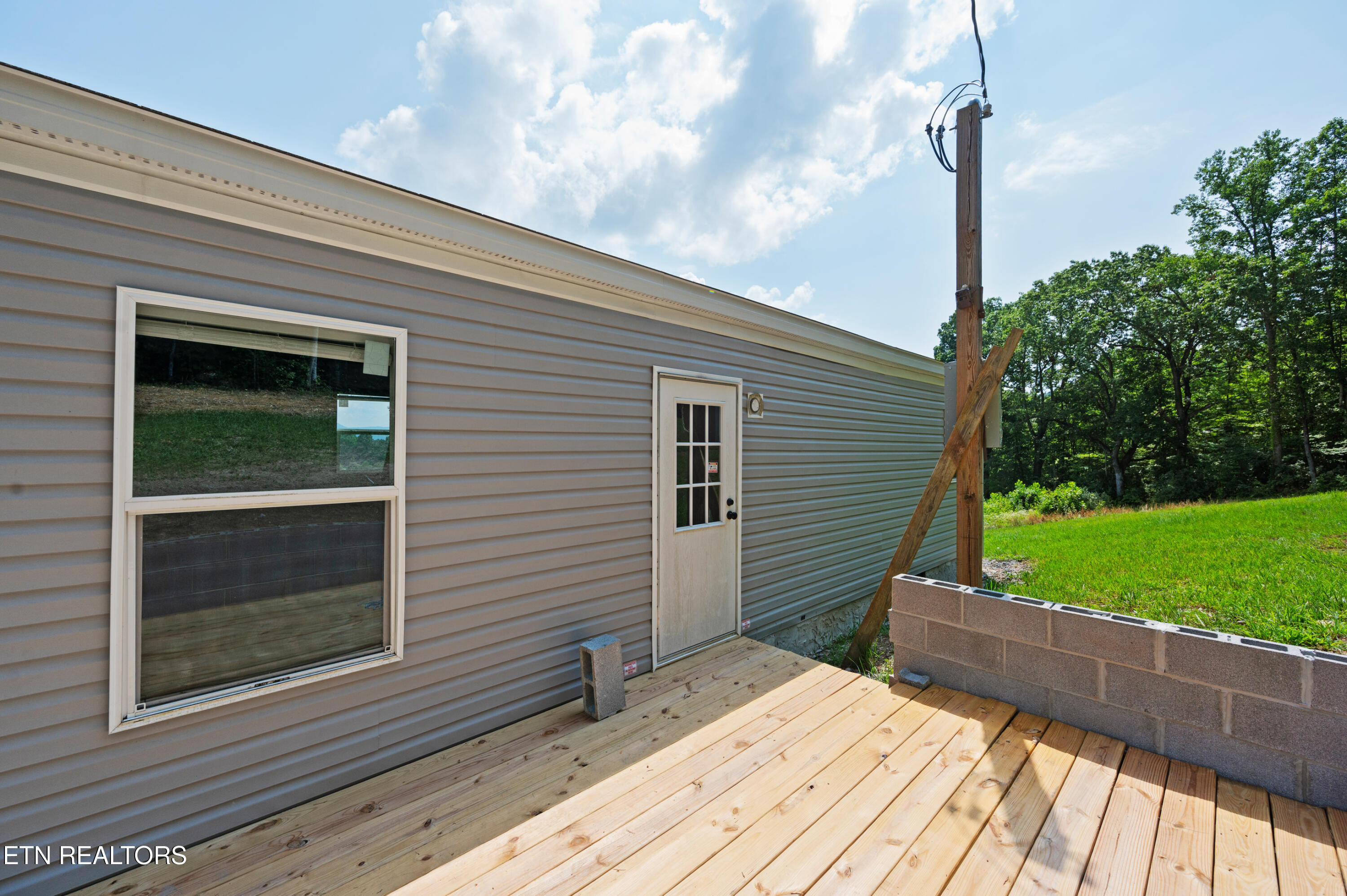 750 Bethlehem Road La Follette, TN 37766 - Photo 31 of 50 Back deck