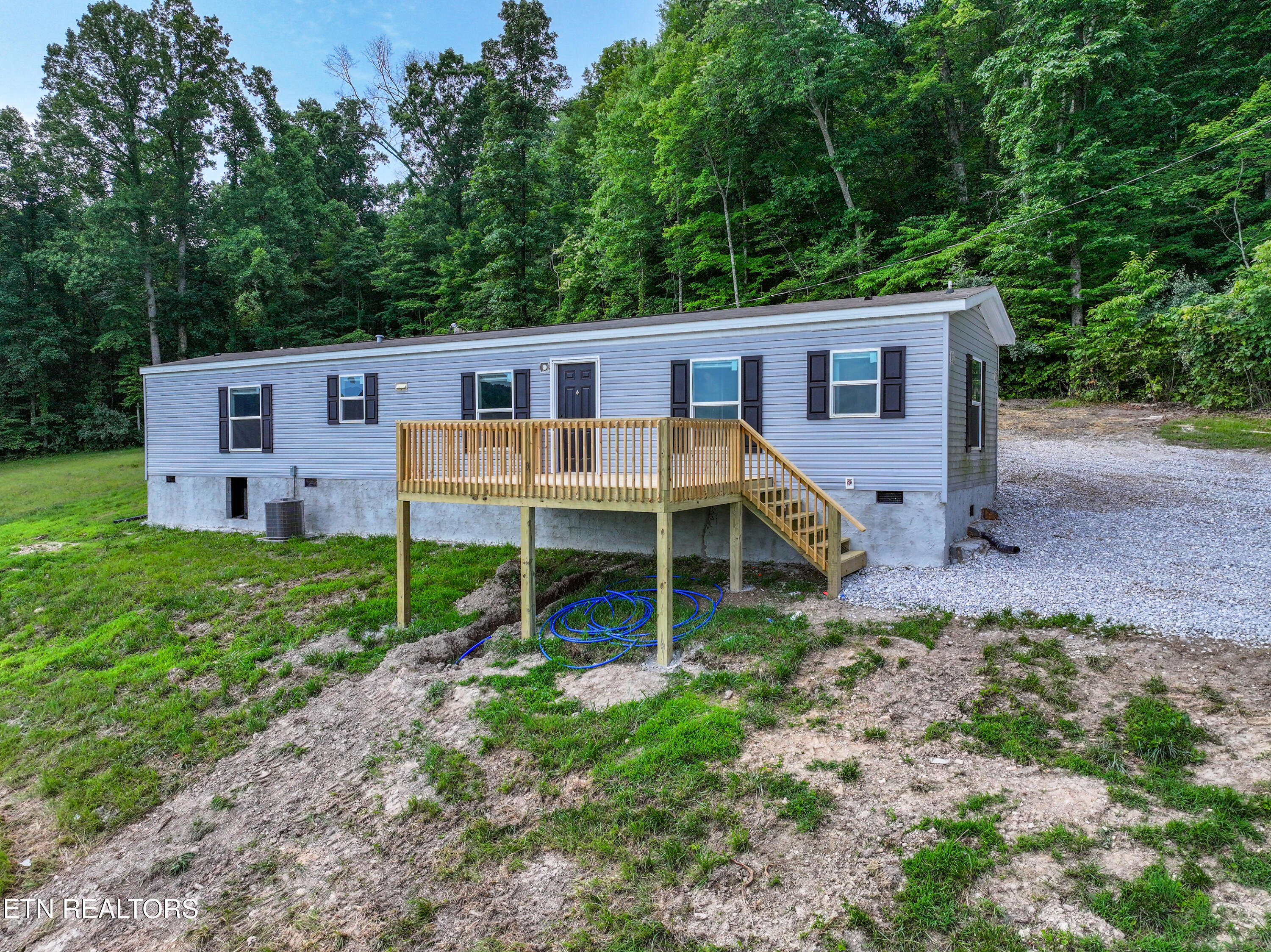 750 Bethlehem Road La Follette, TN 37766 - Photo 40 of 50 Front view 3