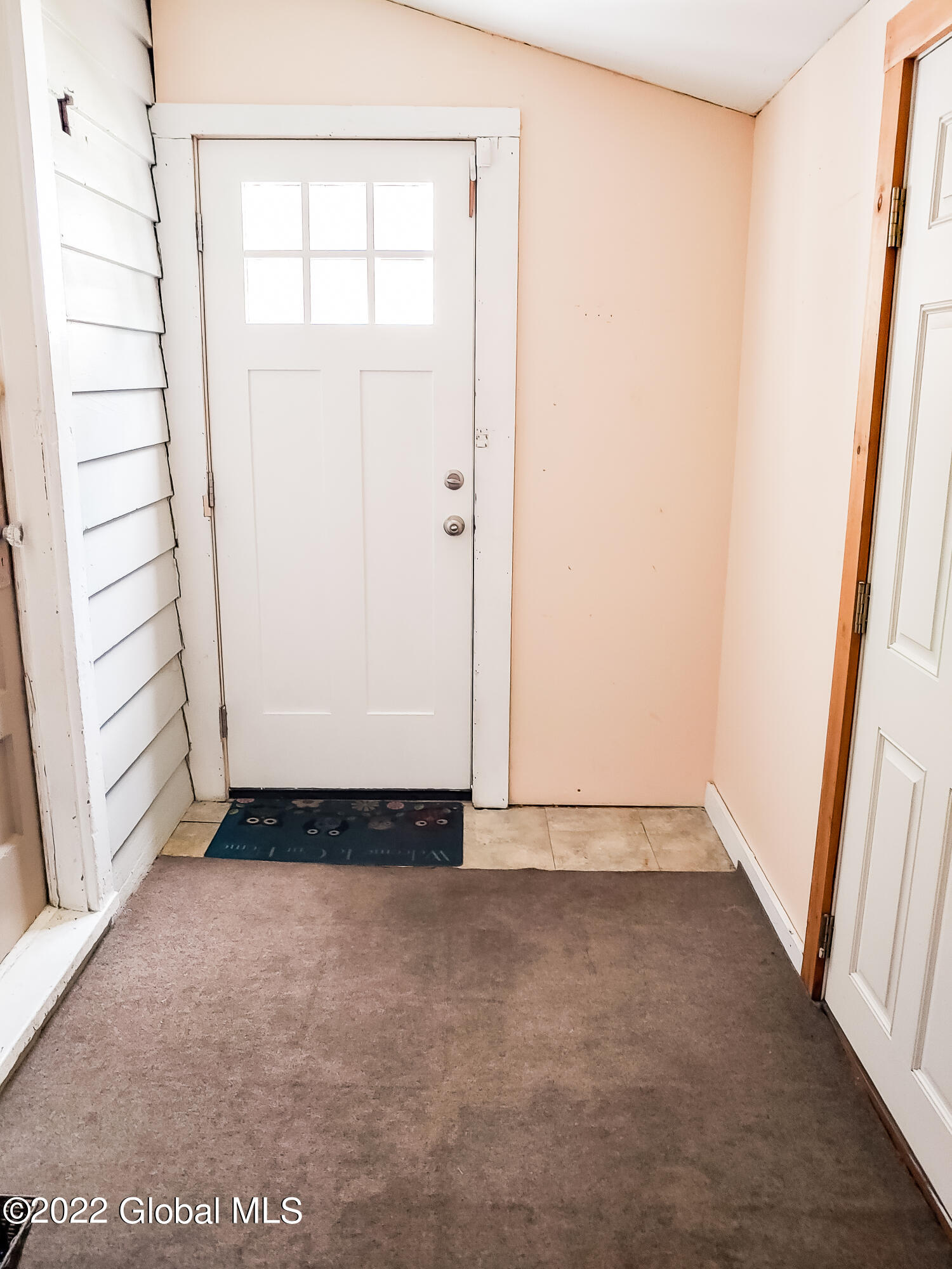 321 Princetown Road Rotterdam, NY 12306 - Photo 6 of 19 Mudroom