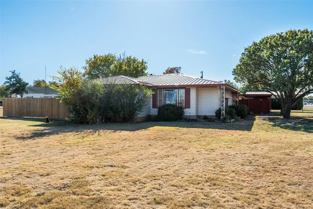 $135,000 | 400 South Bailey Street, Electra, TX 76360