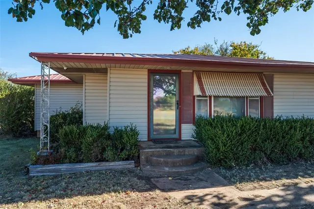 $135,000 | 400 South Bailey Street, Electra, TX 76360