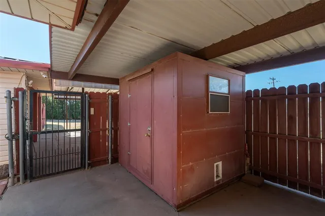 $135,000 | 400 South Bailey Street, Electra, TX 76360