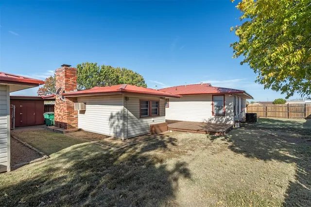 $135,000 | 400 South Bailey Street, Electra, TX 76360