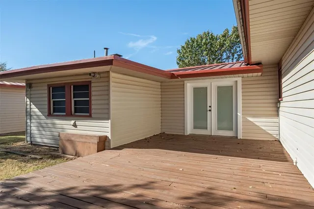 $135,000 | 400 South Bailey Street, Electra, TX 76360