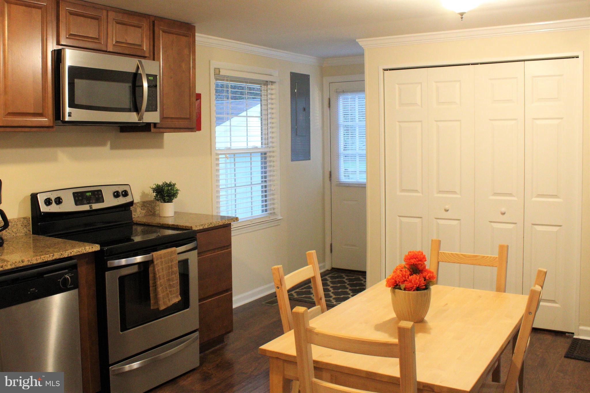 11617 Post Oak Road Spotsylvania, VA 22551 - Photo 6 of 16 Kitchen