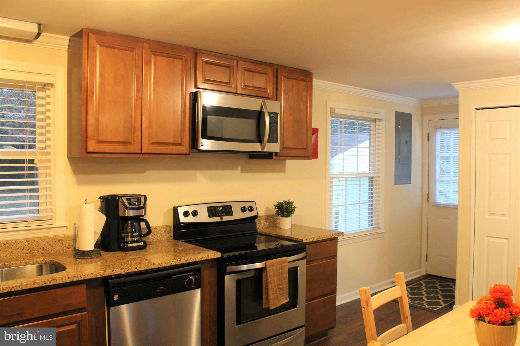 11617 Post Oak Road Spotsylvania, VA 22551 - Photo 8 of 16 Kitchen