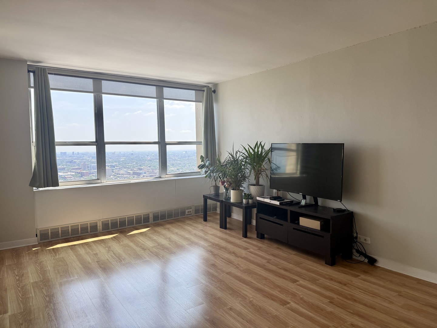655 West Irving Park Road, Unit 4907 Chicago, IL 60613 - Photo 7 of 21
