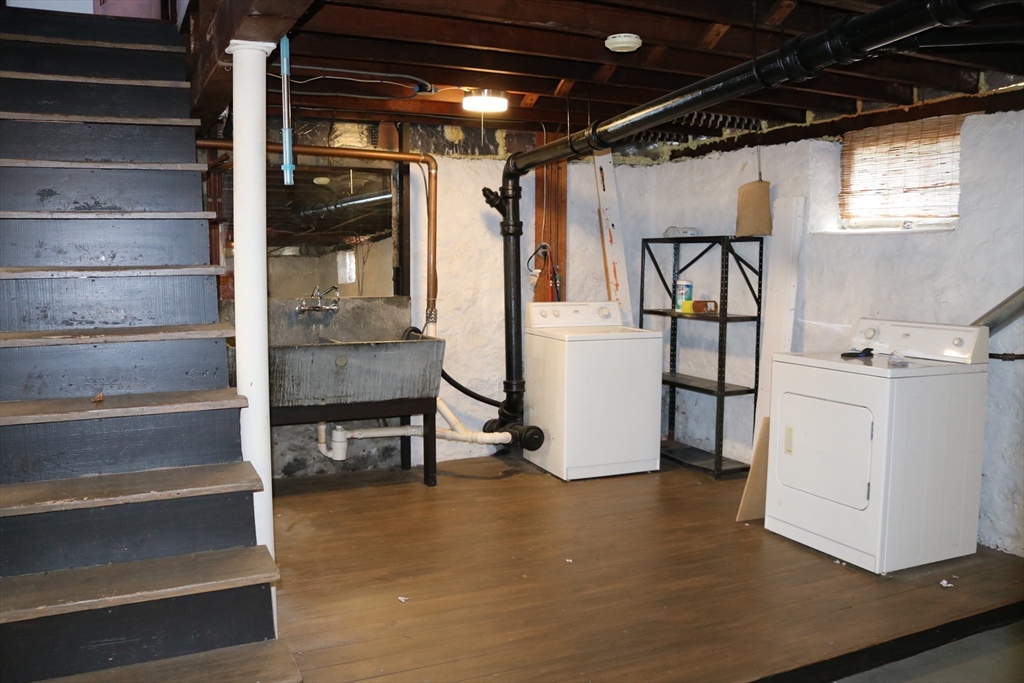 14 Abbott Road Gloucester, MA 01930 - Photo 16 of 19 Gallery Image 16
