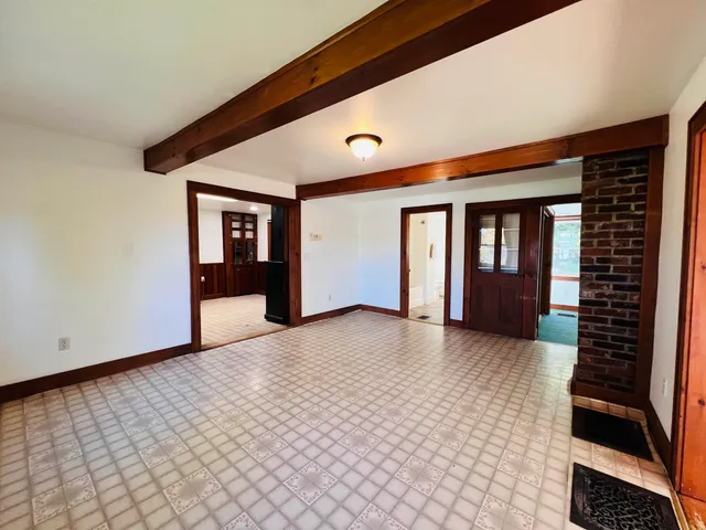 $259,900 | 21 Ledge Road, Lyndon, VT 05851