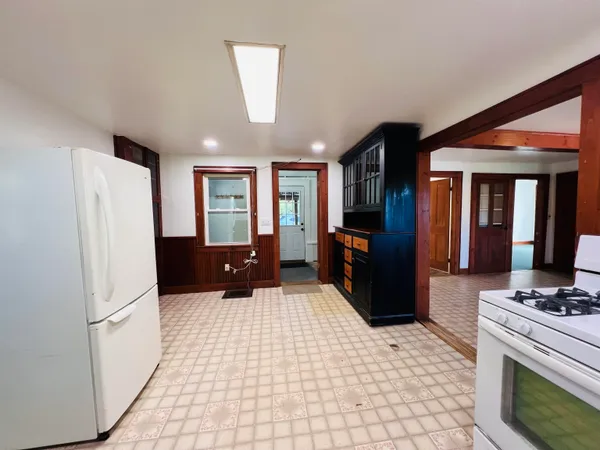 $259,900 | 21 Ledge Road, Lyndon, VT 05851