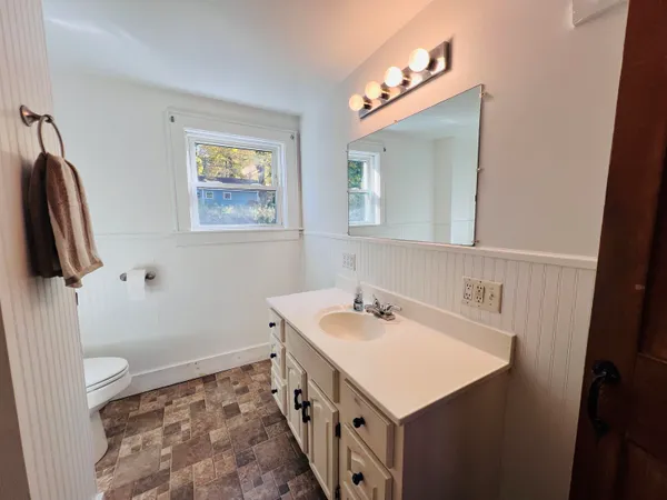 $259,900 | 21 Ledge Road, Lyndon, VT 05851