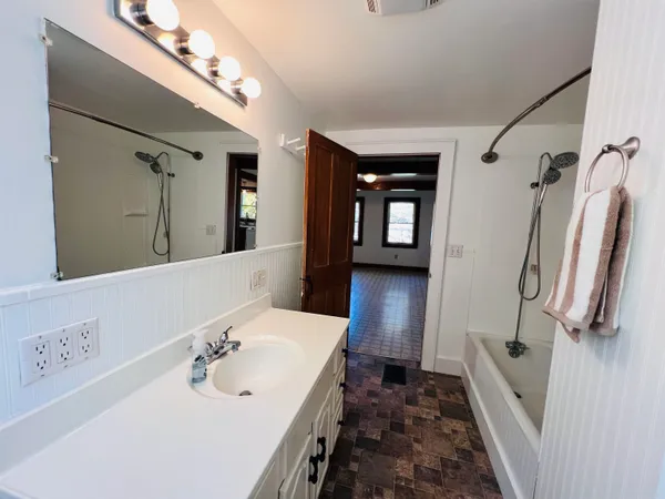 $259,900 | 21 Ledge Road, Lyndon, VT 05851