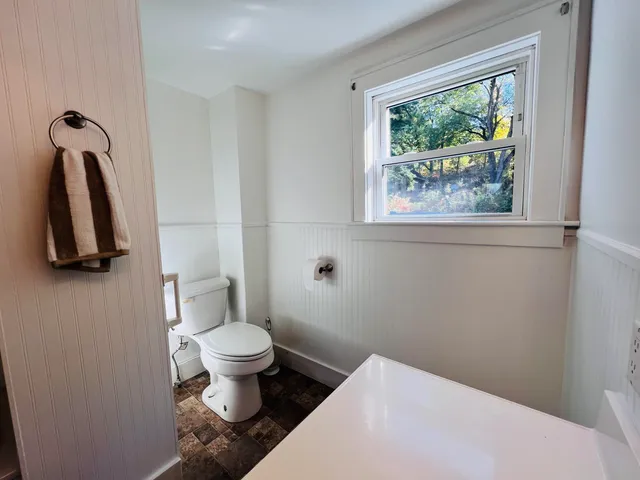 $259,900 | 21 Ledge Road, Lyndon, VT 05851