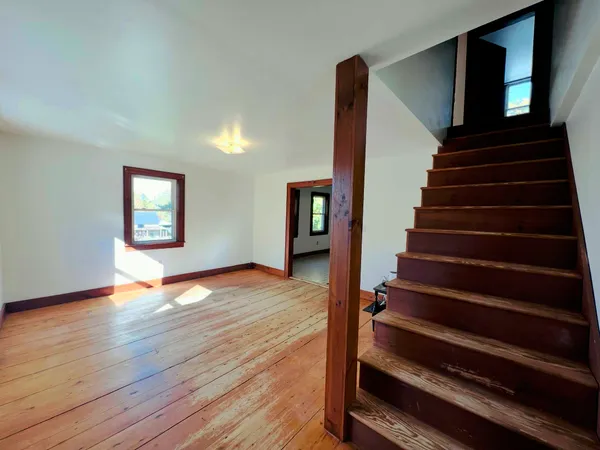 $259,900 | 21 Ledge Road, Lyndon, VT 05851