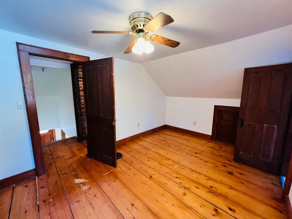 $259,900 | 21 Ledge Road, Lyndon, VT 05851