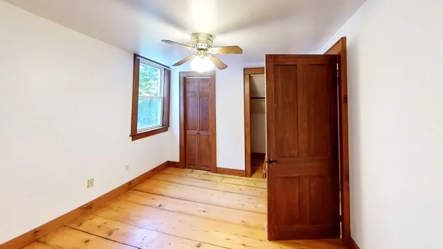 $259,900 | 21 Ledge Road, Lyndon, VT 05851