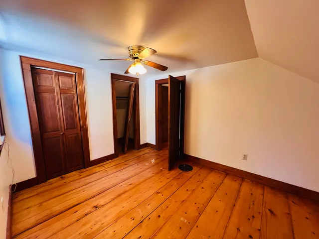 $259,900 | 21 Ledge Road, Lyndon, VT 05851