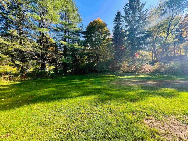 $259,900 | 21 Ledge Road, Lyndon, VT 05851